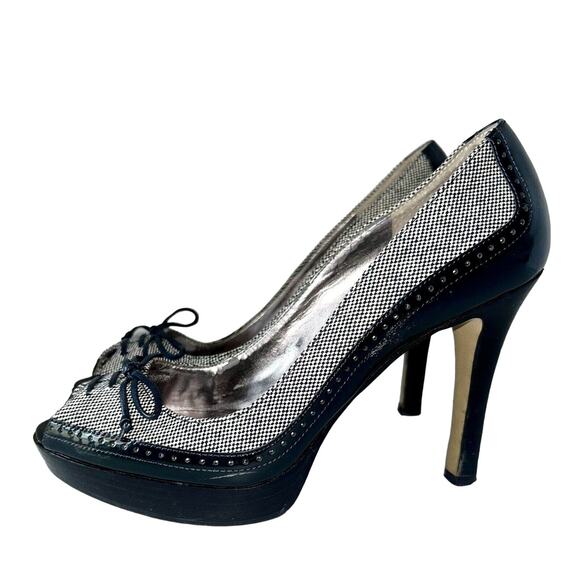 Marc Fisher 8M Navy & Gray Leather & Canvas 4 Inch Heel MFVICA - Picture 1 of 5